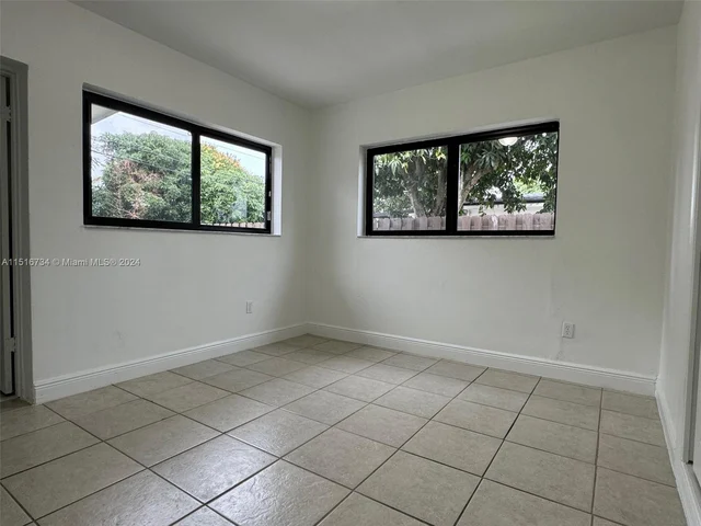 5751 NW 117th St, Hialeah FL 33012