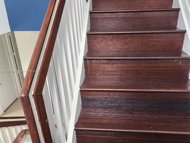 850 NE 193rd Ter # 850, Miami FL 33179