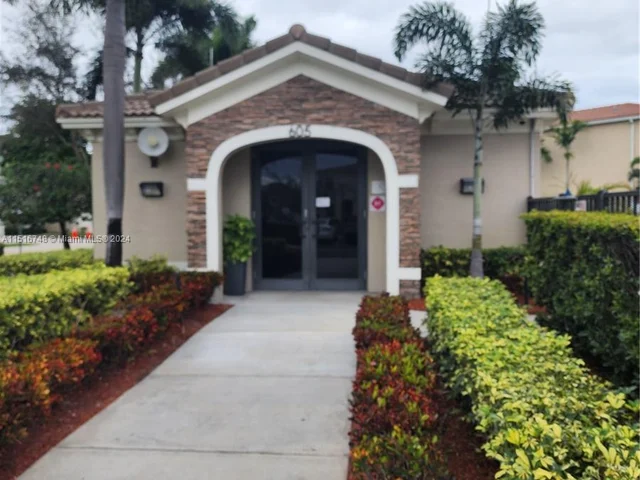 850 NE 193rd Ter # 850, Miami FL 33179