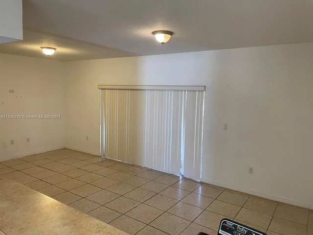 600 SW 11th St, Florida City FL 33034