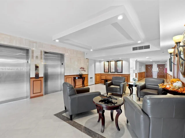 3095 N Course Dr # 602, Pompano Beach FL 33069