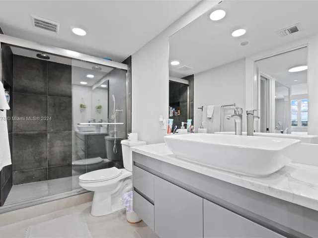 3095 N Course Dr # 602, Pompano Beach FL 33069