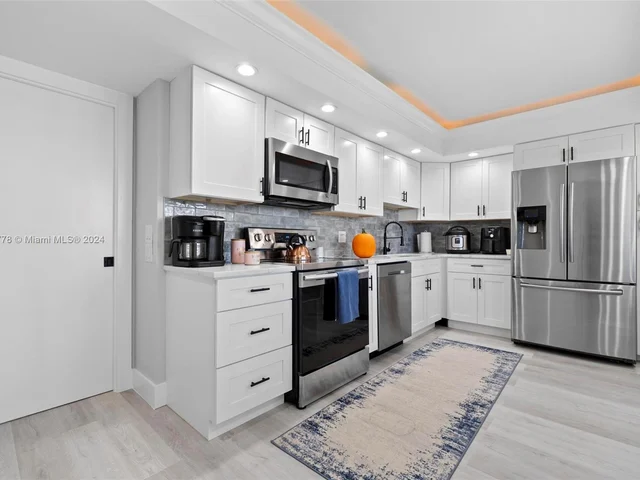 3095 N Course Dr # 602, Pompano Beach FL 33069