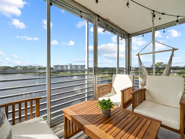 3095 N Course Dr # 602, Pompano Beach FL 33069