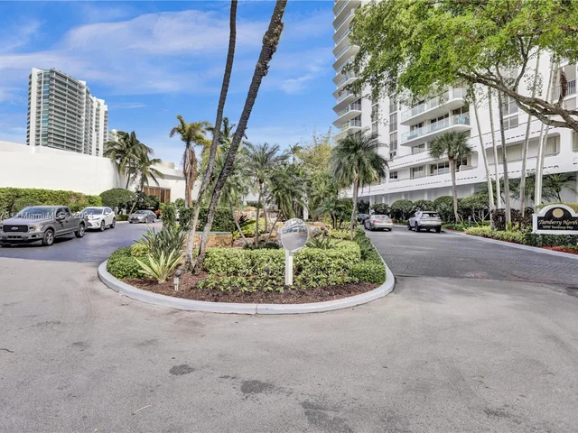 19707 Turnberry Way # 16C, Aventura FL 33180