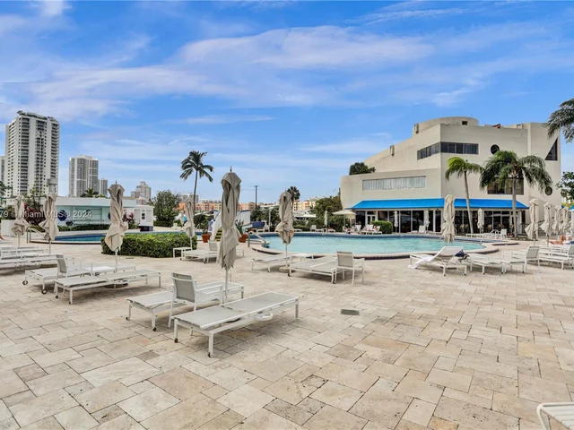 19707 Turnberry Way # 16C, Aventura FL 33180