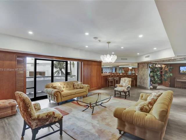 19707 Turnberry Way # 16C, Aventura FL 33180