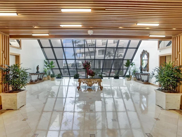 19707 Turnberry Way # 16C, Aventura FL 33180