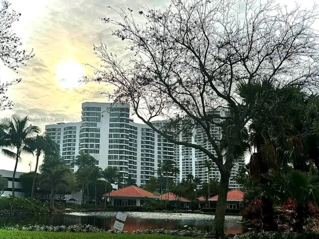 3600 Mystic Pointe Dr. # 1801, Aventura FL 33180