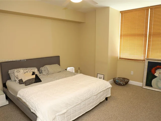 3330 NE 190th St # 1312, Aventura FL 33180