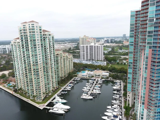 3330 NE 190th St # 1312, Aventura FL 33180