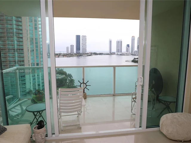 3330 NE 190th St # 1312, Aventura FL 33180