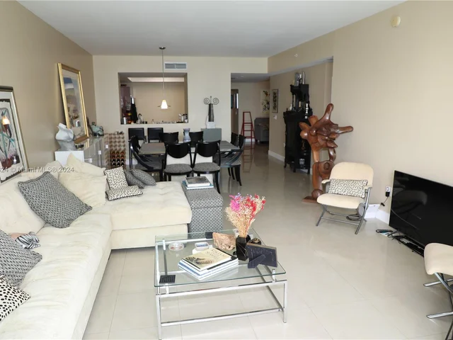 3330 NE 190th St # 1312, Aventura FL 33180