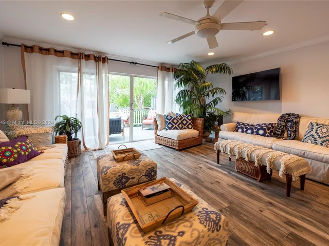 2004 Riverside Pl # 5, Wilton Manors FL 33305