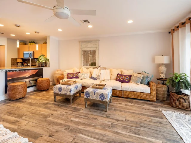 2004 Riverside Pl # 5, Wilton Manors FL 33305