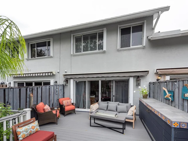 2004 Riverside Pl # 5, Wilton Manors FL 33305