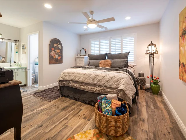 2004 Riverside Pl # 5, Wilton Manors FL 33305