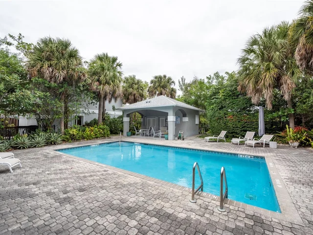 2004 Riverside Pl # 5, Wilton Manors FL 33305