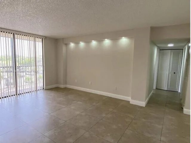 8635 NW 8 STREET # 305 8th Street # 305, Miami FL 33126