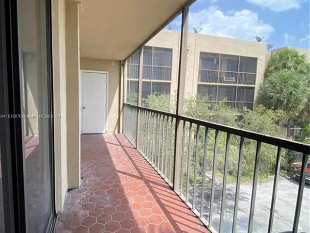 8635 NW 8 STREET # 305 8th Street # 305, Miami FL 33126