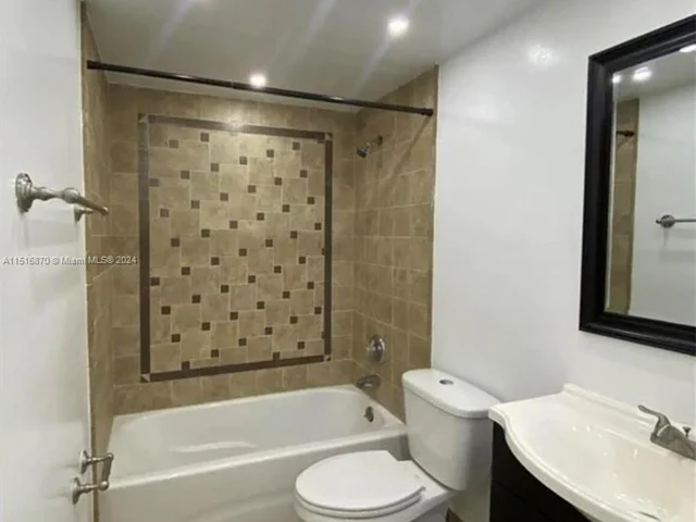 8635 NW 8 STREET # 305 8th Street # 305, Miami FL 33126