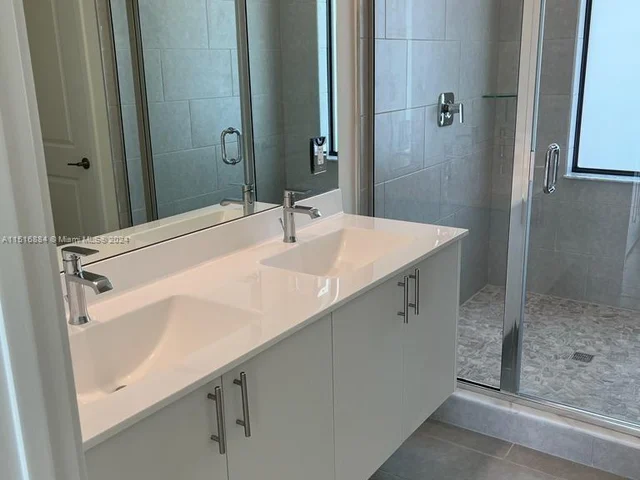 8167 NW 41st St # 309, Doral FL 33166