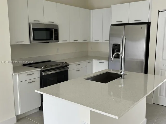 8167 NW 41st St # 309, Doral FL 33166