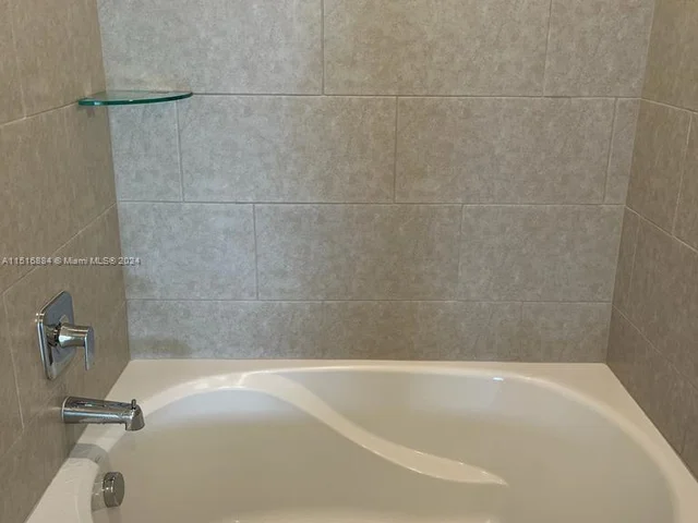 8167 NW 41st St # 309, Doral FL 33166