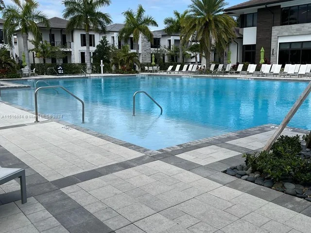 8167 NW 41st St # 309, Doral FL 33166