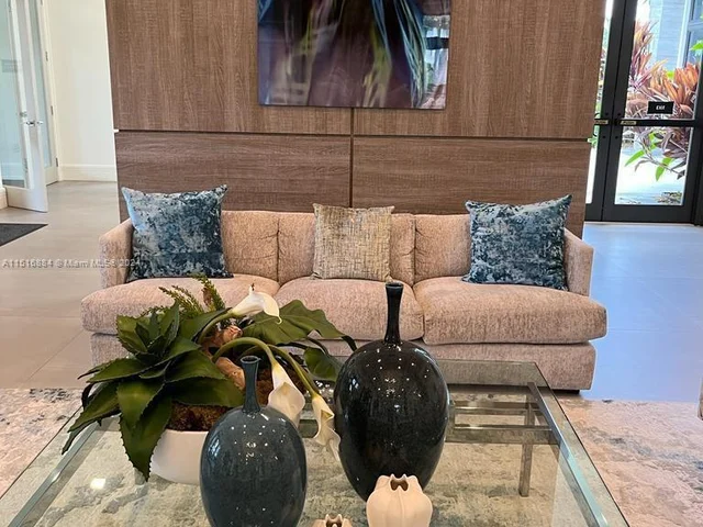 8167 NW 41st St # 309, Doral FL 33166