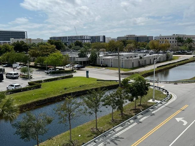 8167 NW 41st St # 309, Doral FL 33166