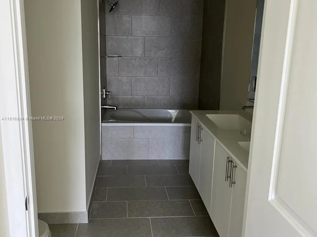 8167 NW 41st St # 309, Doral FL 33166