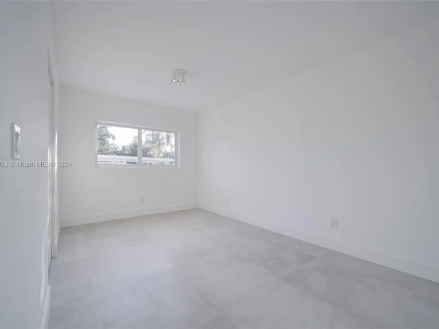 2020 Alamanda Dr # 2020, North Miami FL 33181