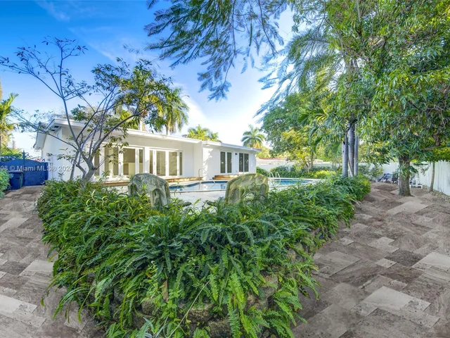 2020 Alamanda Dr # 2020, North Miami FL 33181