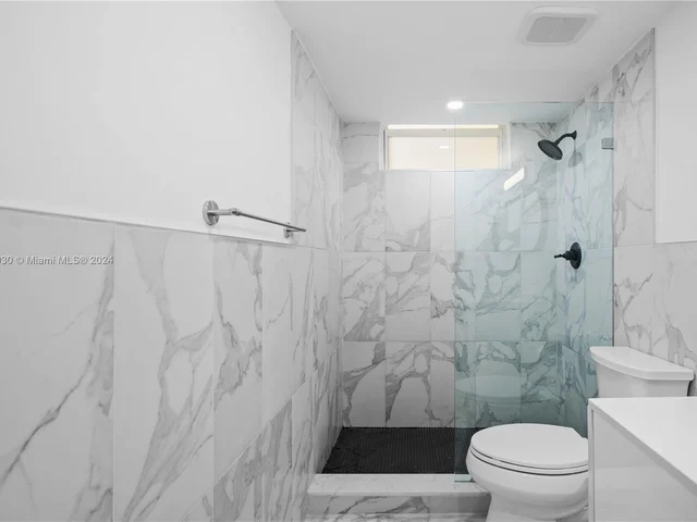 2999 Point East Dr # C514, Aventura FL 33160