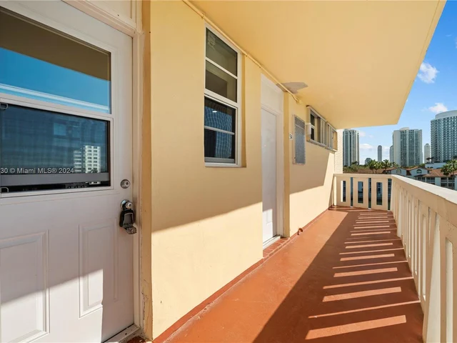 2999 Point East Dr # C514, Aventura FL 33160