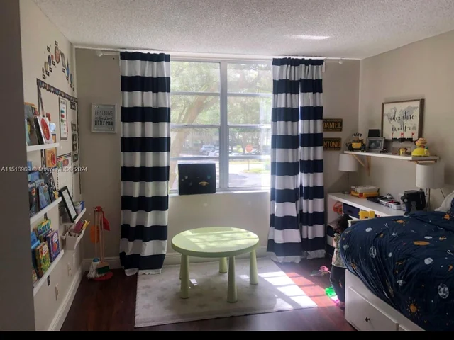 6500 Cypress Rd # 211, Plantation FL 33317