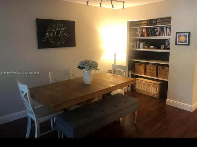 6500 Cypress Rd # 211, Plantation FL 33317