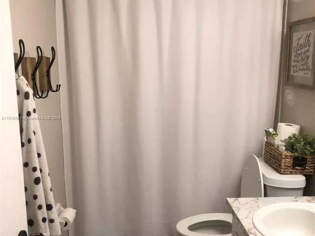 6500 Cypress Rd # 211, Plantation FL 33317