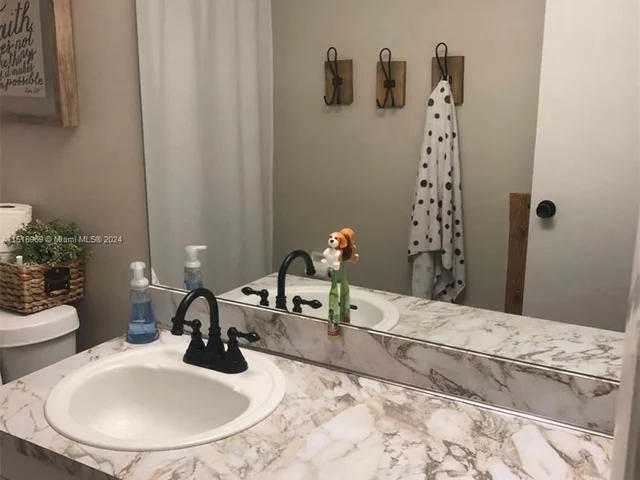 6500 Cypress Rd # 211, Plantation FL 33317