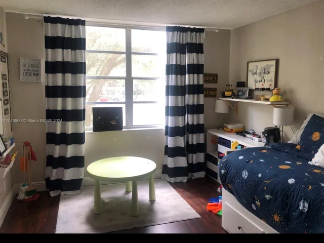 6500 Cypress Rd # 211, Plantation FL 33317