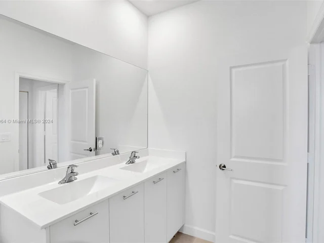 2411 NW 131 CIR, Miami FL 33167