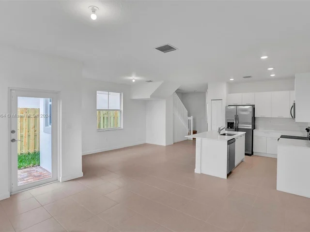 2411 NW 131 CIR, Miami FL 33167