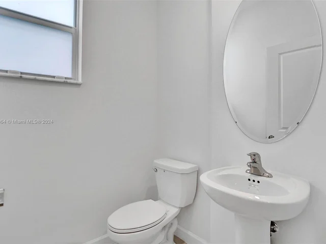 2411 NW 131 CIR, Miami FL 33167