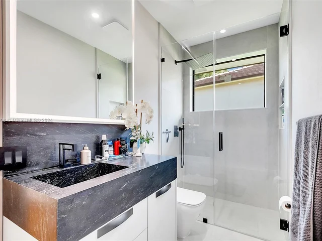 1470 Lantana Ct, Weston FL 33326