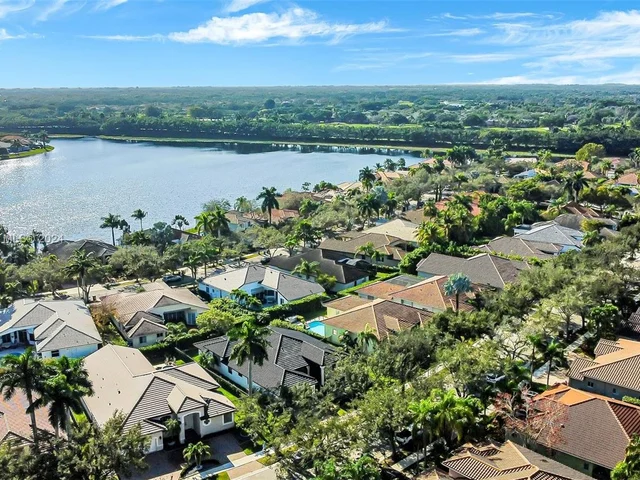 1470 Lantana Ct, Weston FL 33326