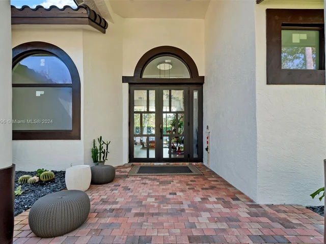 1470 Lantana Ct, Weston FL 33326