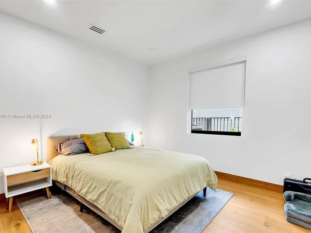 1470 Lantana Ct, Weston FL 33326