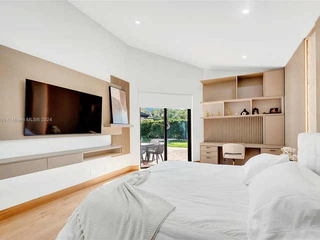 1470 Lantana Ct, Weston FL 33326