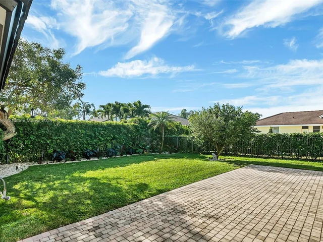 1470 Lantana Ct, Weston FL 33326